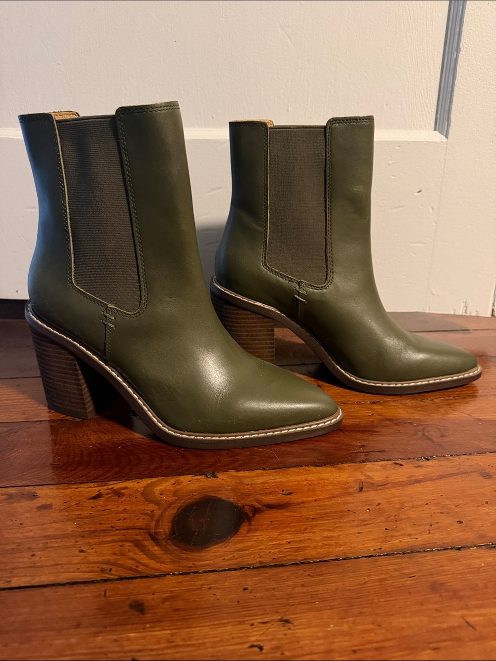 Women's Olive Leather Chelsea Block Heel Ankle Boots *BRAND NEW*